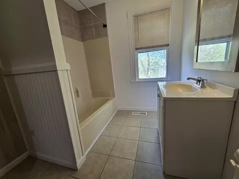 935 Grant Ave, Rockford, IL 61103 photo 33