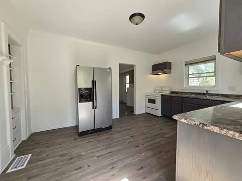 935 Grant Ave, Rockford, IL 61103 photo 14