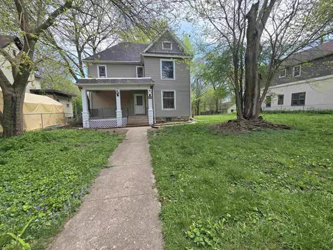 935 Grant Ave, Rockford, IL 61103 photo 2