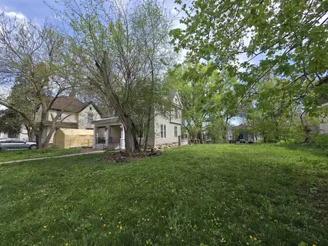 935 Grant Ave, Rockford, IL 61103 photo 38