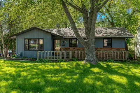 2007 Eastmoreland Ave, Rockford, IL 61108