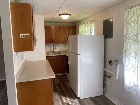 1433 Mark Dr, Freeport, IL 61032 photo 3
