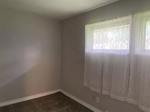 1433 Mark Dr, Freeport, IL 61032 photo 9