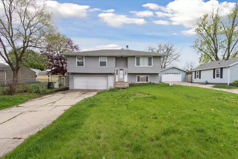 829 Melbourne Ave, Machesney Park, IL 61115