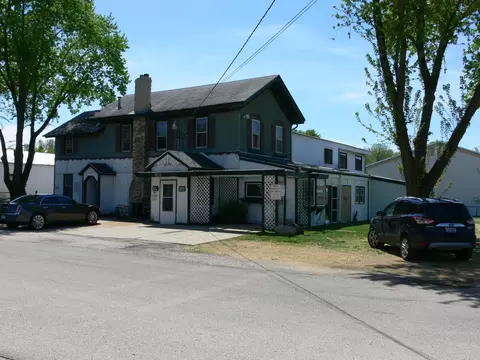 7711 Forest Hills Rd, Loves Park, IL 61111