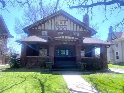 1221 W Stephenson St, Freeport, IL 61032