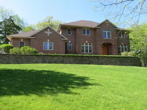 3285 W Forest Rd, Freeport, IL 61032