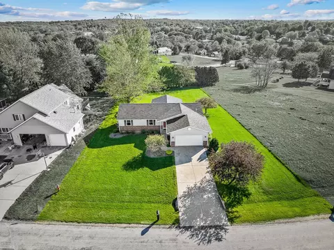 1255 Lake Summerset Rd, Lake Summerset, IL 61019