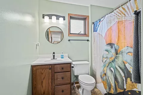 Bath - 1255 Lake Summerset Rd, Lake Summerset, IL 61019 photo 3 of 3