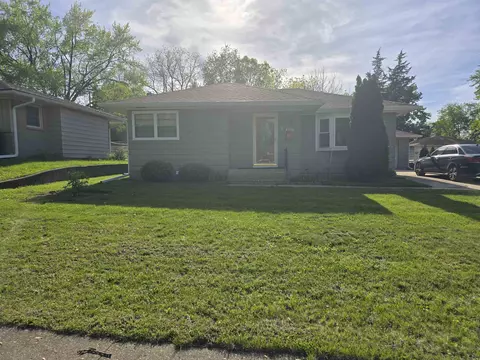 2307 Cornell Dr, Rockford, IL 61108