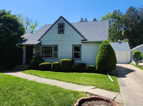 920 Winthrop Ln, Rockford, IL 61107