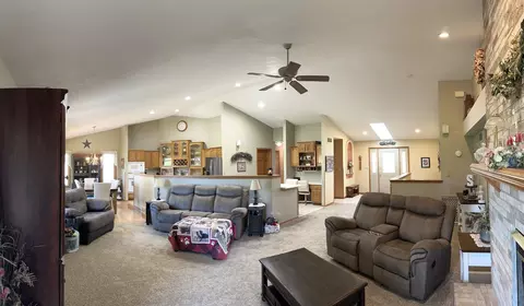 808 Gregory Way, Winnebago, IL 61088 photo 2