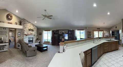 808 Gregory Way, Winnebago, IL 61088 photo 4