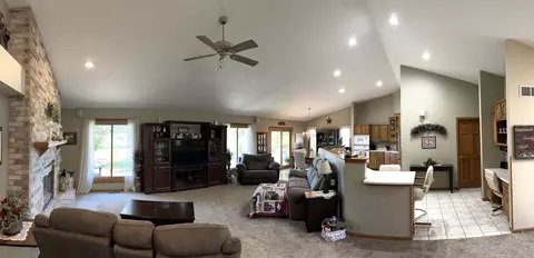808 Gregory Way, Winnebago, IL 61088 photo 3