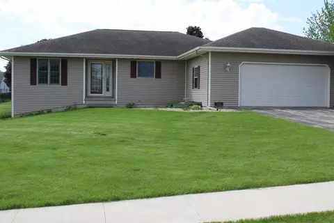 305 Walgren Rd, Pearl City, IL 61062
