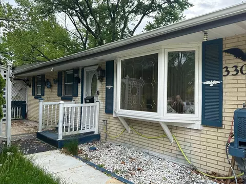 3305 Holiday Dr, Rockford, IL 61109