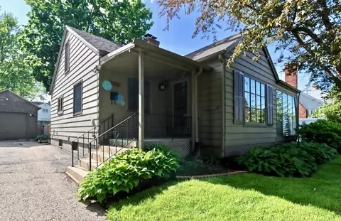 908 S Burchard St, Freeport, IL 61032