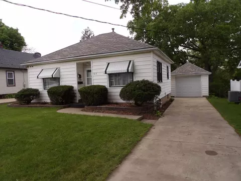 814 Monroe Dr, Freeport, IL 61032