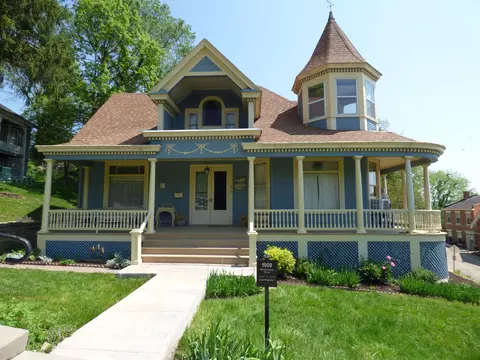 311 Hill St, Galena, IL 61036