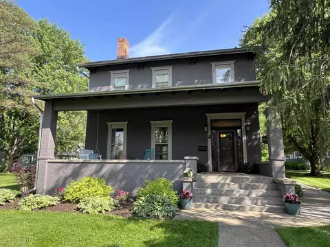 408 Park Ave, Galena, IL 61036