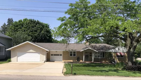 1600 W Harrison, Freeport, IL 61032