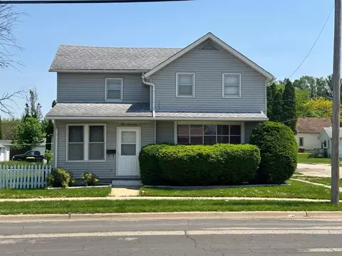 917 S Locust Ave, Freeport, IL 61032