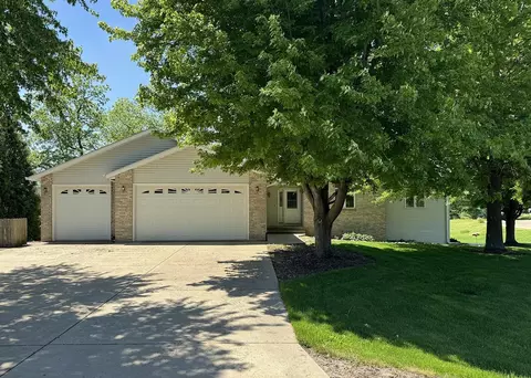 100 S Westview Dr, Lanark, IL 61046 photo 2