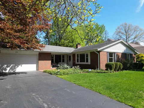 819 Coolidge Pl, Rockford, IL 61107