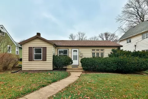 1264 W Logan St, Freeport, IL 61032