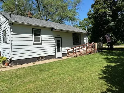 272 W Rockton Rd, Rockton, IL 61072