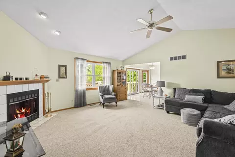 100 Newport Rd, Lake Summerset, IL 61019 photo 6