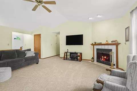 100 Newport Rd, Lake Summerset, IL 61019 photo 8