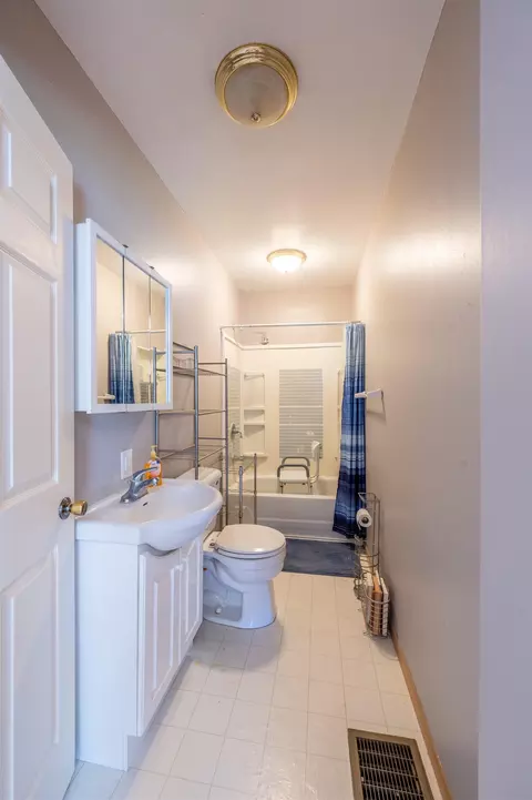 701 Jackson St, Oregon, IL 61061 photo 8