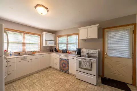 701 Jackson St, Oregon, IL 61061 photo 4