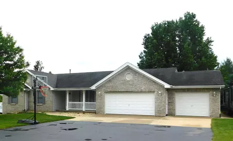 6794 N Summit Dr, Byron, IL 61010