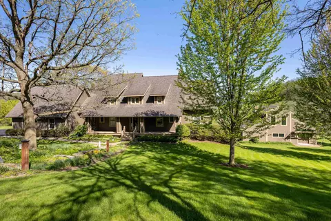 76 Heatherdowns Ln, Galena, IL 61036
