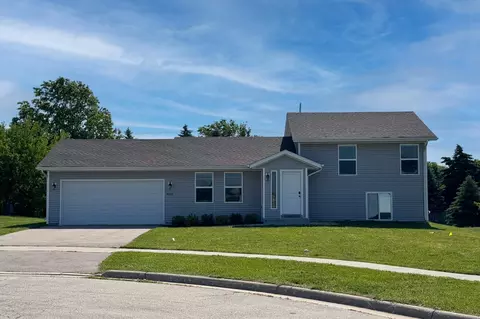 4661 Katsura Dr, Loves Park, IL 61111