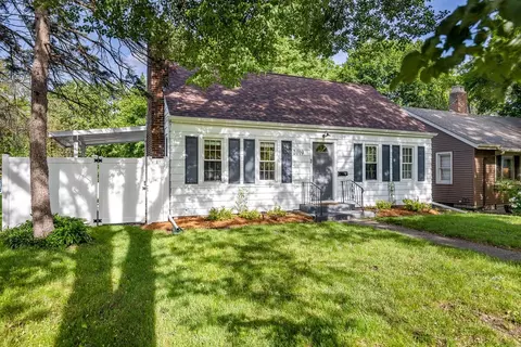 2019 Douglas St, Rockford, IL 61103