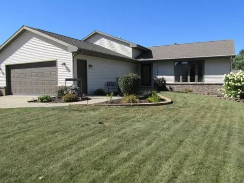 2216 Wheatland Ter, Freeport, IL 61032