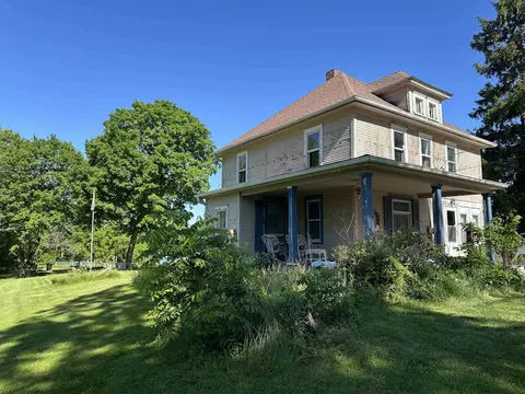 101 E Lincoln, Mount Carroll, IL 61053
