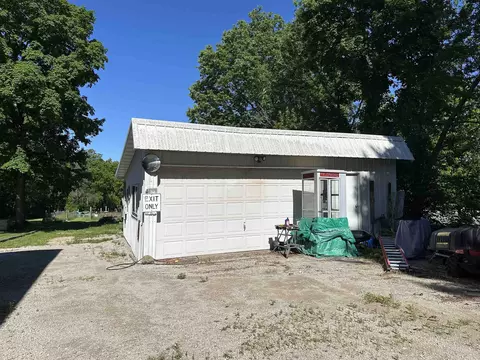 101 E Lincoln, Mount Carroll, IL 61053 photo 4