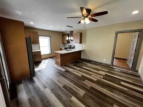Living - 620 E Pleasant St, Belvidere, IL 61008 photo 1 of 5