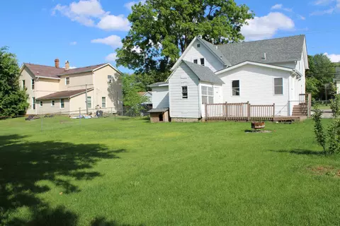 Exterior - 620 E Pleasant St, Belvidere, IL 61008 photo 5 of 5