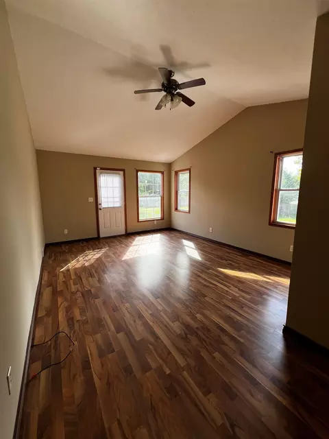 Living - 620 E Pleasant St, Belvidere, IL 61008 photo 2 of 5