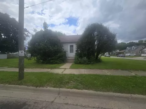2120 Grenshaw St, Rockford, IL 61101