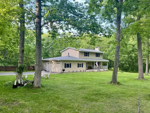 6499 Alice Ln, Rockton, IL 61072
