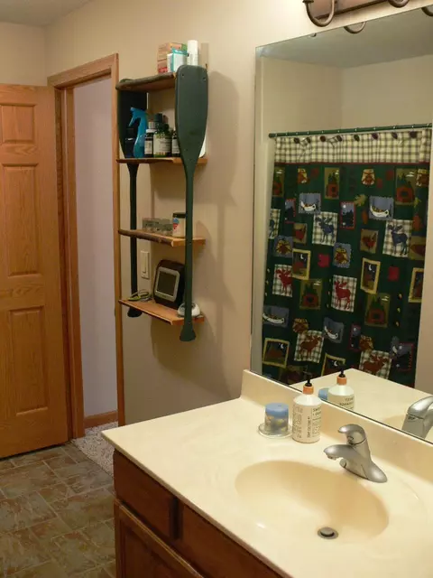 Bath - 12444 Whispering Winds Dr, Roscoe, IL 61073 photo 6 of 7