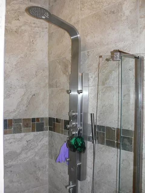 Bath - 12444 Whispering Winds Dr, Roscoe, IL 61073 photo 3 of 7