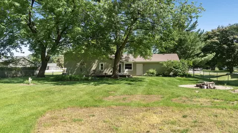 4801 Wild Deer Trl, Roscoe, IL 61073 photo 6