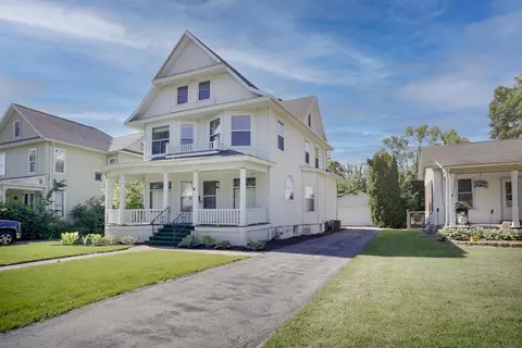 414 Oak St, Lena, IL 61048